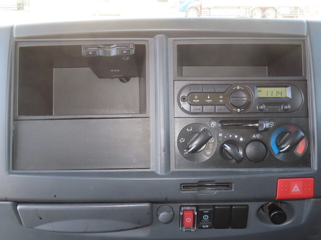 いすゞエルフアルミバン小型（2t・3t）[写真25]