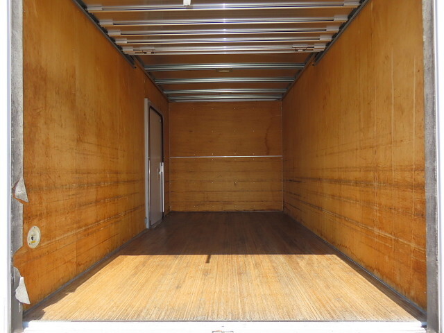 いすゞエルフアルミバン小型（2t・3t）[写真30]