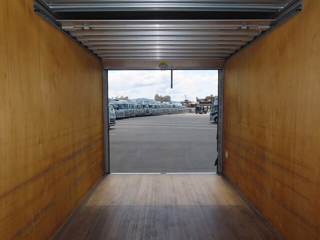 いすゞエルフアルミバン小型（2t・3t）[写真32]