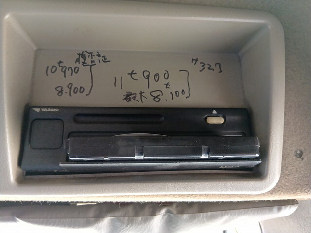 いすゞギガダンプ大型（10t）[写真24]