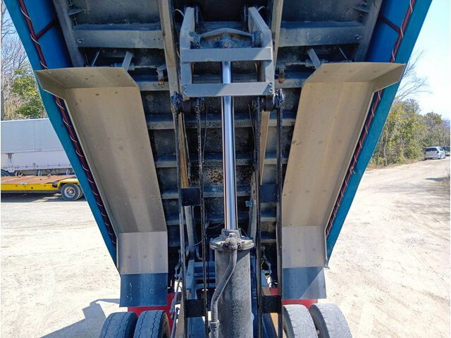 いすゞギガダンプ大型（10t）[写真38]