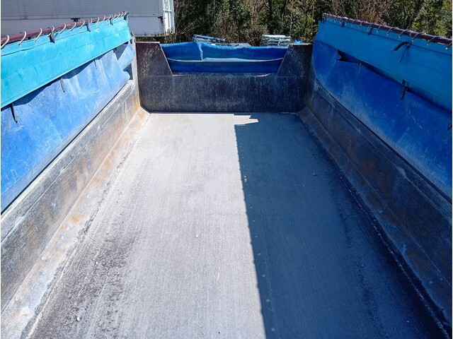 いすゞギガダンプ大型（10t）[写真08]