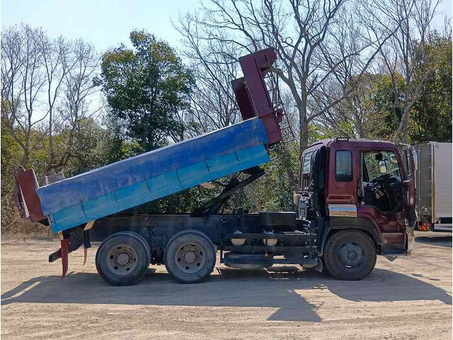 いすゞギガダンプ大型（10t）[写真09]