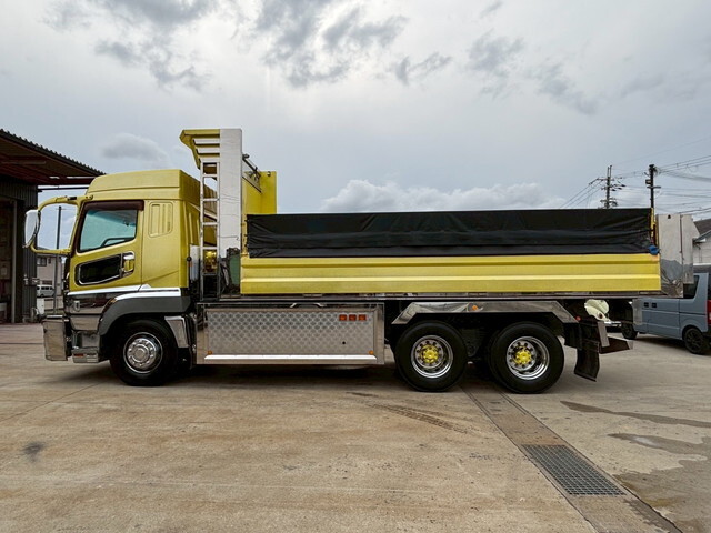 三菱ふそうスーパーグレートダンプ大型（10t）[写真13]