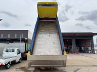 三菱ふそうスーパーグレートダンプ大型（10t）[写真23]