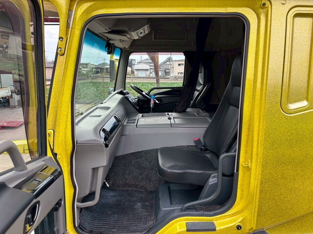 三菱ふそうスーパーグレートダンプ大型（10t）[写真32]