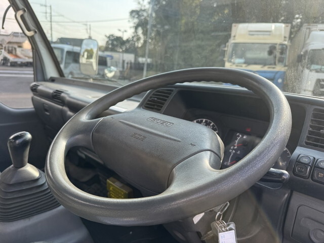 いすゞエルフクレーン4段小型（2t・3t）[写真05]