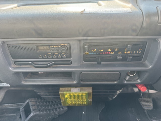 いすゞエルフクレーン4段小型（2t・3t）[写真06]