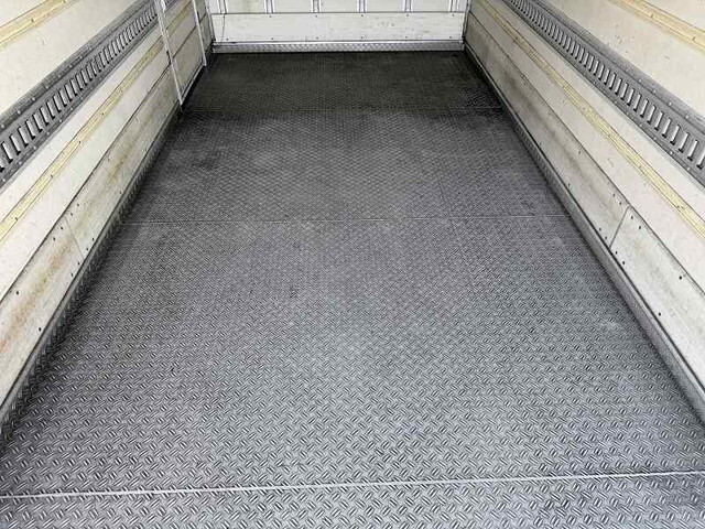 いすゞエルフ冷凍車（冷蔵車）小型（2t・3t）[写真15]