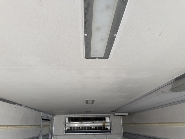 いすゞエルフ冷凍車（冷蔵車）小型（2t・3t）[写真16]