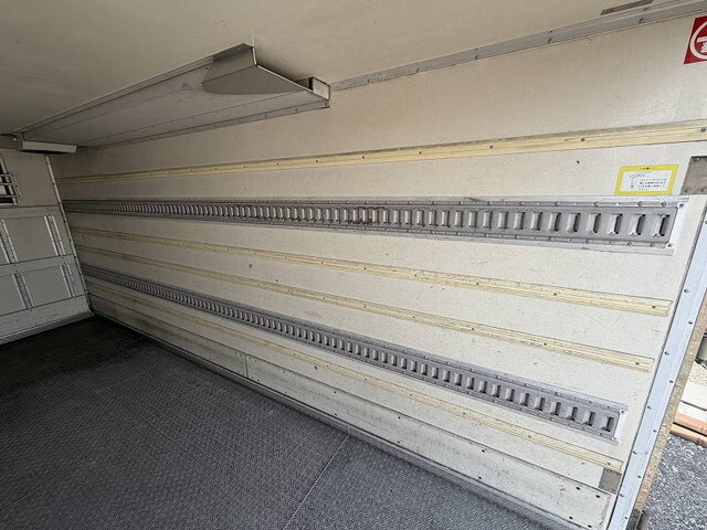 いすゞエルフ冷凍車（冷蔵車）小型（2t・3t）[写真17]