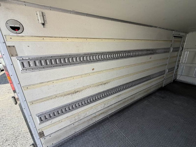 いすゞエルフ冷凍車（冷蔵車）小型（2t・3t）[写真18]