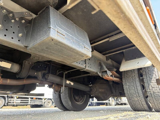 いすゞエルフ冷凍車（冷蔵車）小型（2t・3t）[写真27]