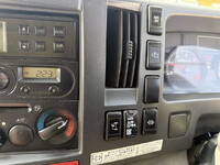 いすゞエルフ冷凍車（冷蔵車）小型（2t・3t）[写真36]