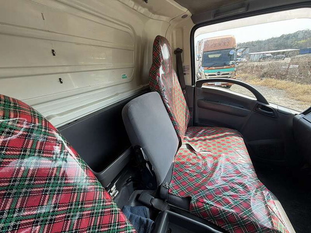 いすゞエルフ冷凍車（冷蔵車）小型（2t・3t）[写真38]