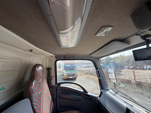 いすゞエルフ冷凍車（冷蔵車）小型（2t・3t）[写真39]