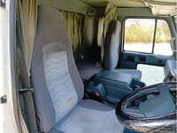 UDトラックスコンドルアルミバン中型（4t）[写真17]