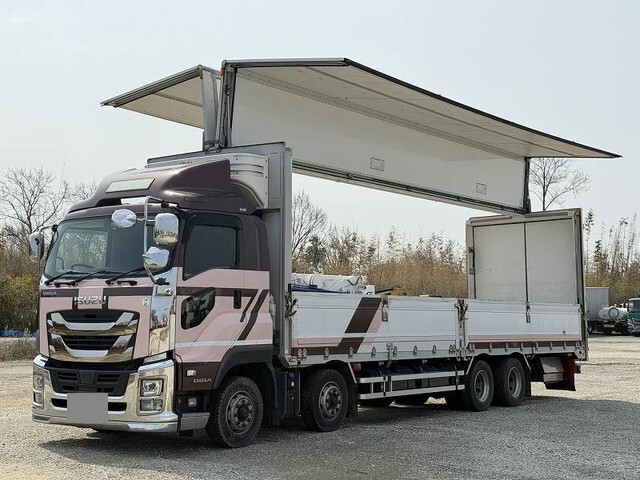 いすゞギガアルミウイング大型（10t）[写真01]