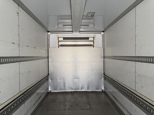 いすゞギガアルミウイング大型（10t）[写真12]