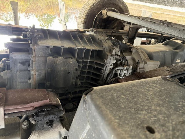 いすゞギガアルミウイング大型（10t）[写真20]