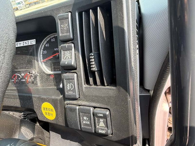 いすゞギガアルミウイング大型（10t）[写真28]