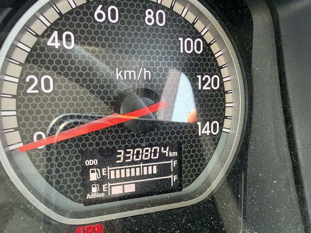 いすゞギガアルミウイング大型（10t）[写真32]