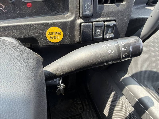 いすゞギガアルミウイング大型（10t）[写真34]