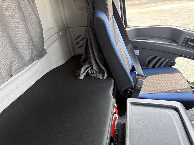 いすゞギガアルミウイング大型（10t）[写真37]