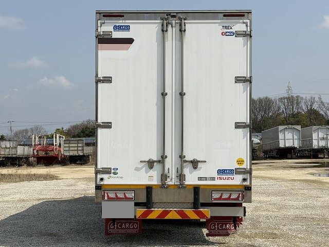 いすゞギガアルミウイング大型（10t）[写真07]