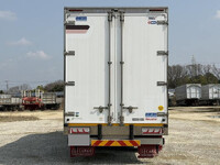 いすゞギガアルミウイング大型（10t）[写真08]