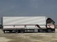 いすゞギガアルミウイング大型（10t）[写真09]