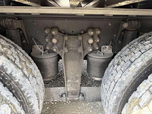 いすゞギガアルミウイング大型（10t）[写真27]