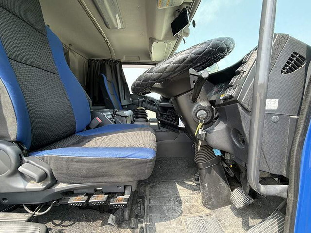 いすゞギガアルミウイング大型（10t）[写真29]