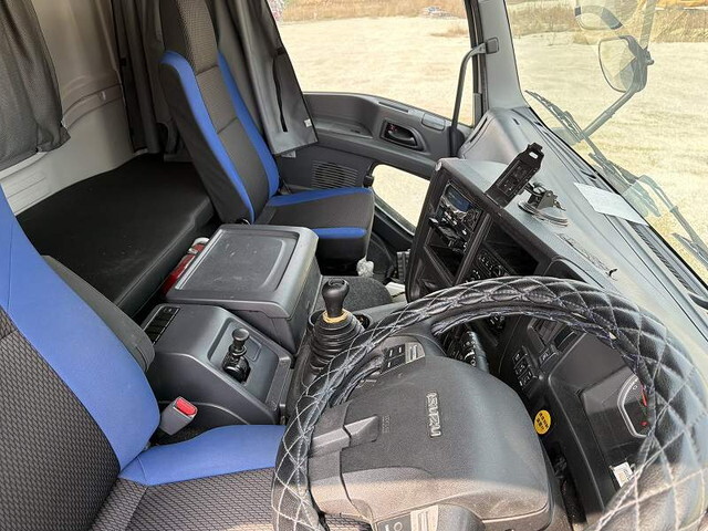 いすゞギガアルミウイング大型（10t）[写真31]