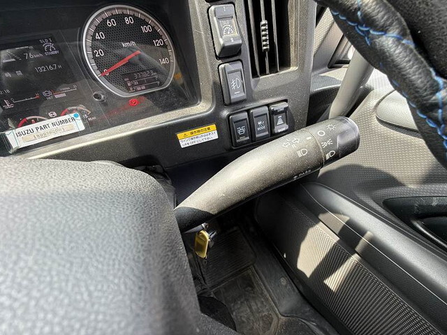 いすゞギガアルミウイング大型（10t）[写真37]