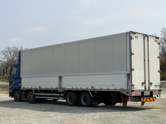 いすゞギガアルミウイング大型（10t）[写真04]