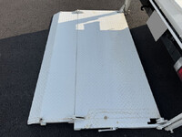 いすゞエルフ平ボディ小型（2t・3t）[写真21]