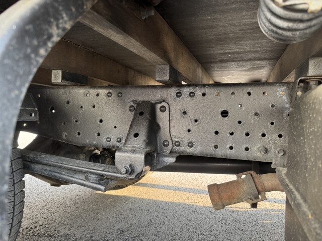 いすゞエルフ平ボディ小型（2t・3t）[写真27]