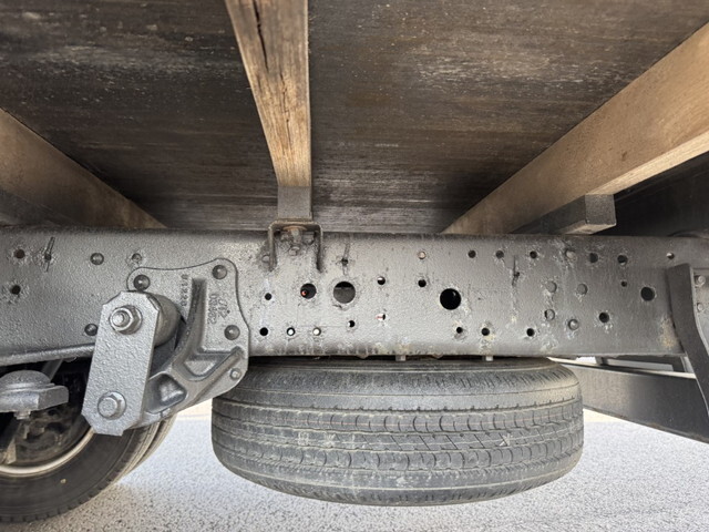 いすゞエルフ平ボディ小型（2t・3t）[写真30]