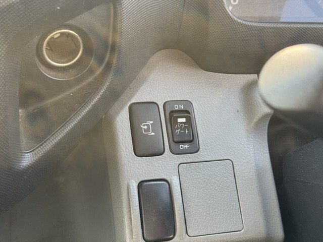 日野デュトロ平ボディ小型（2t・3t）[写真10]