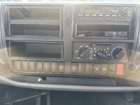 日野デュトロ平ボディ小型（2t・3t）[写真13]