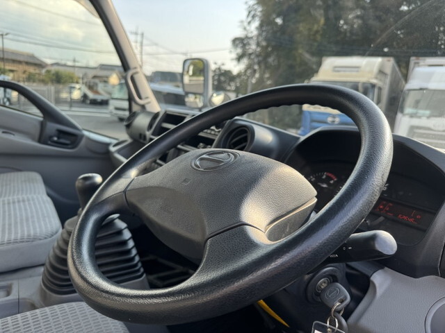 日野デュトロ平ボディ小型（2t・3t）[写真07]