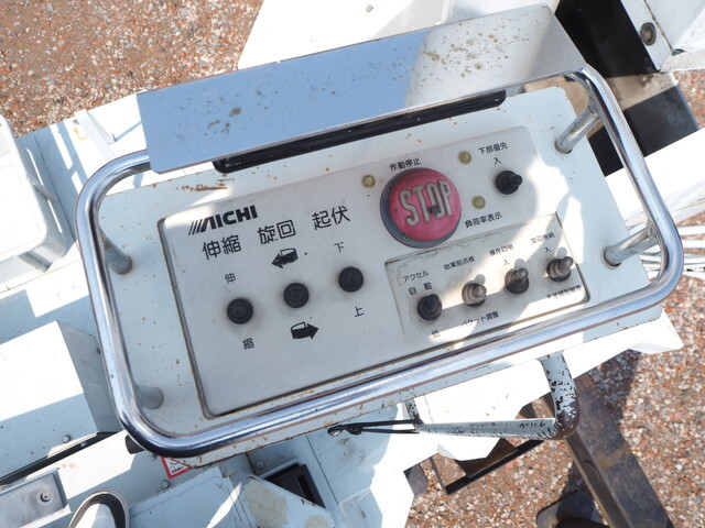 いすゞエルフ高所作業車小型（2t・3t）[写真12]