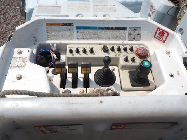 いすゞエルフ高所作業車小型（2t・3t）[写真14]