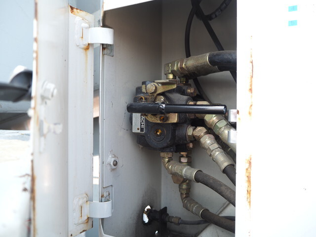 いすゞエルフ高所作業車小型（2t・3t）[写真18]