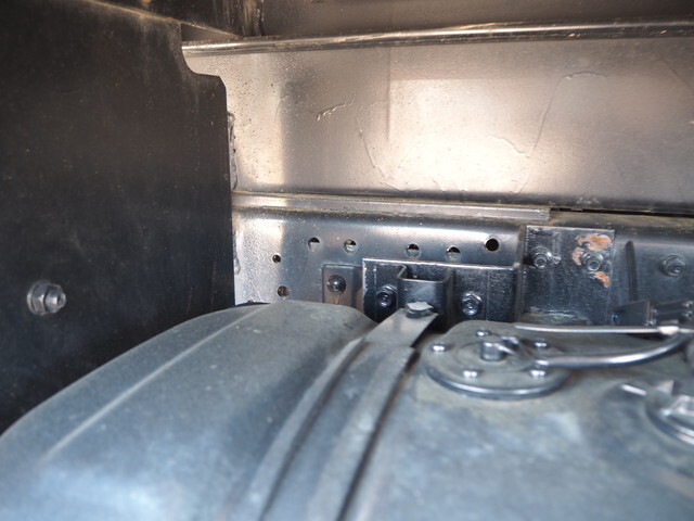 いすゞエルフ高所作業車小型（2t・3t）[写真23]