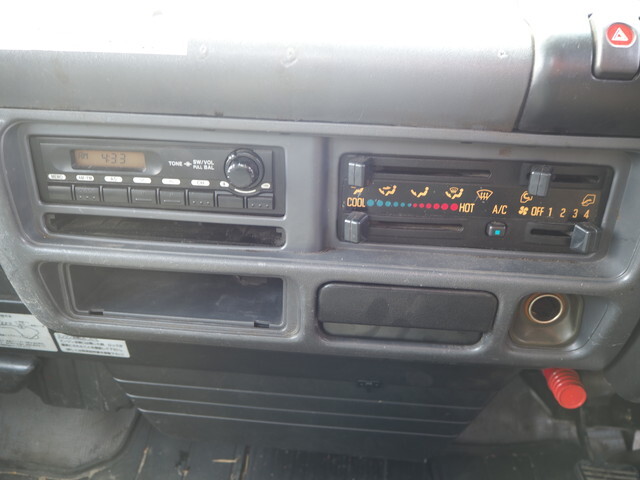 いすゞエルフ高所作業車小型（2t・3t）[写真37]