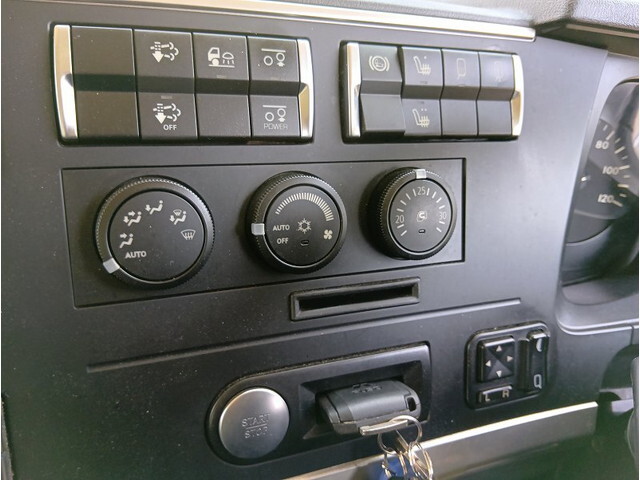 三菱ふそうスーパーグレート冷凍車（冷蔵車）大型（10t）[写真23]