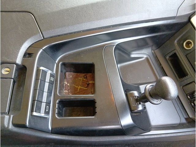 三菱ふそうスーパーグレート冷凍車（冷蔵車）大型（10t）[写真25]