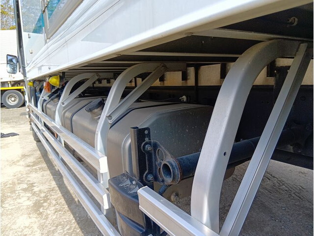 三菱ふそうスーパーグレート冷凍車（冷蔵車）大型（10t）[写真35]